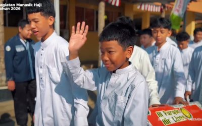 Belajar Menjadi Tamu Allah, Murid SMP IT Al Furqon Palembang Ikuti Manasik Haji